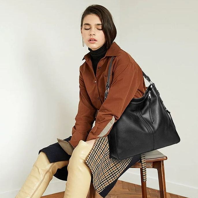 Cecile | Elegant leather messenger bag with large interior-Elly Rose