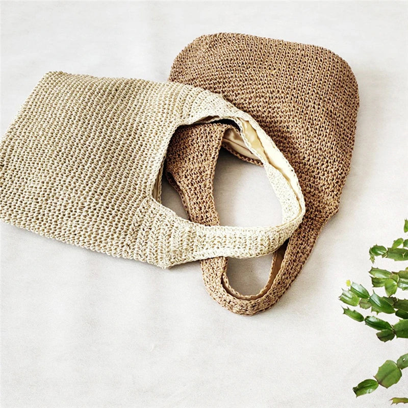 Casual shoulder bag in woven straw-Elly Rose