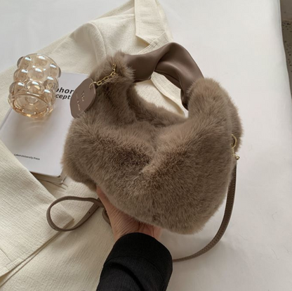 Fluffy handbag | This bag makes you want to hug it-Elly Rose