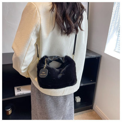 Ella Fluffy handbag - A bag you want to hug-Elly Rose