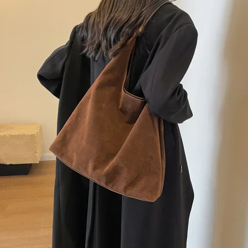 Tove - Elegant suede bag-Elly Rose