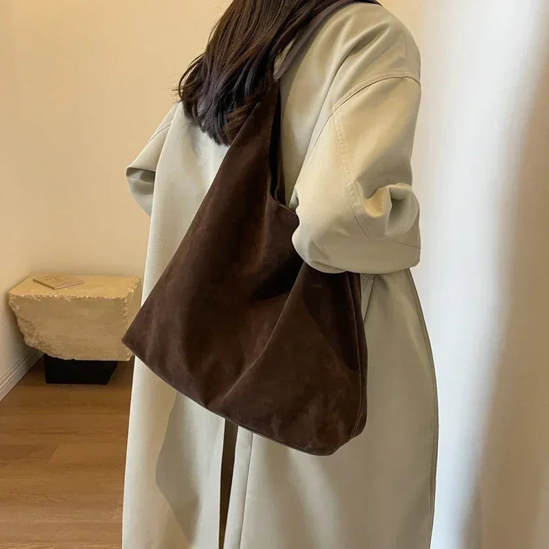 Tove - Elegant suede bag-Elly Rose