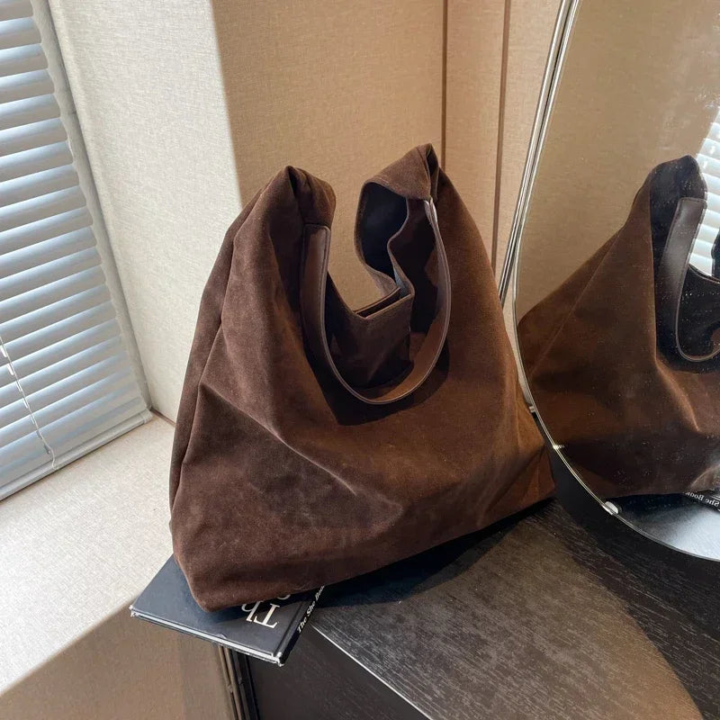 Tove - Elegant suede bag-Elly Rose