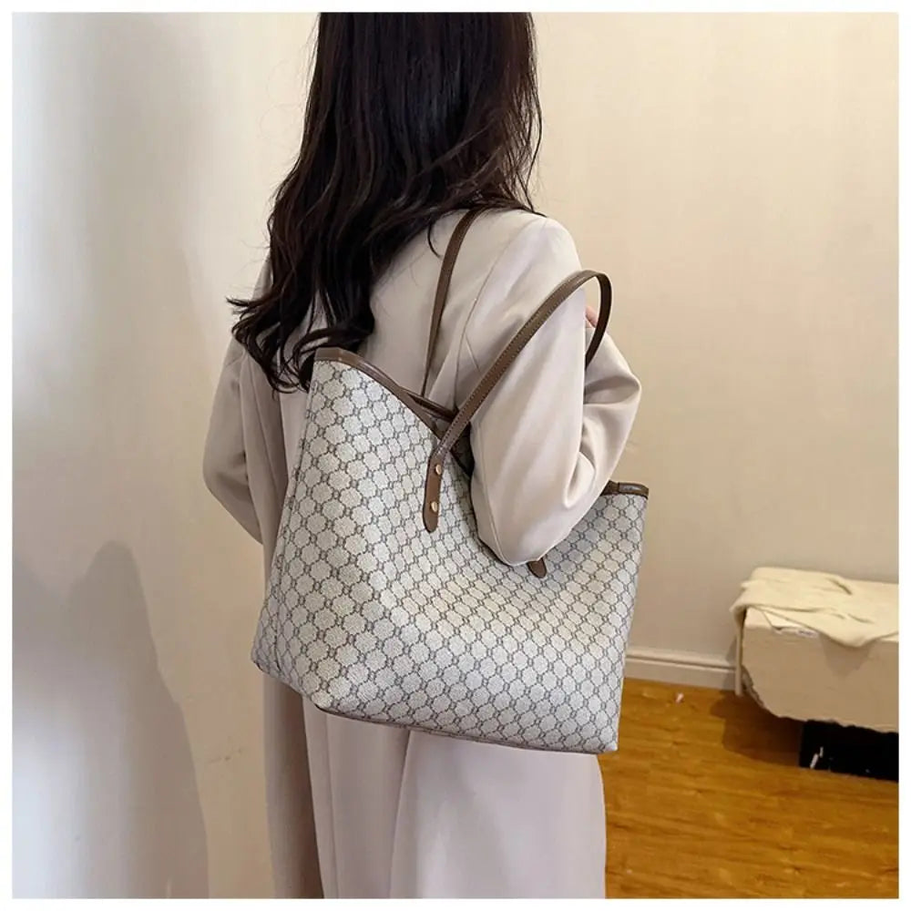 Avenelle - Trendy travel bag for women-Elly Rose